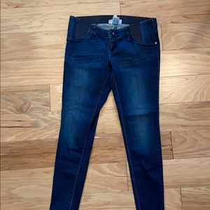Skinny maternity jeans
